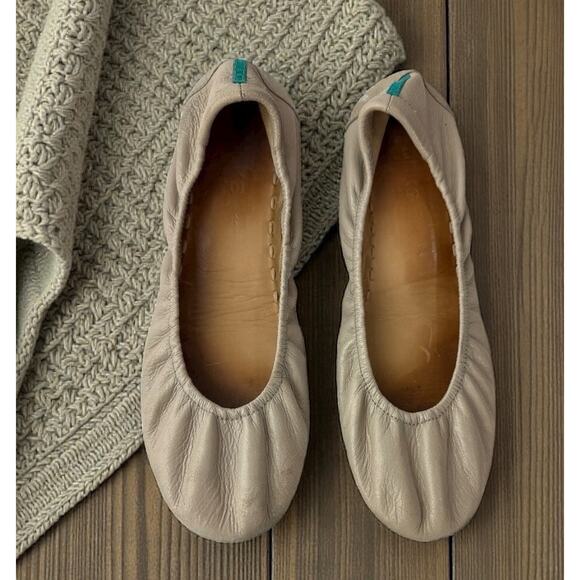 Tieks Shoes - Tieks By Gavrieli Taupe Beige Foldable Ballet Flats US Size 11 Women's Leather
